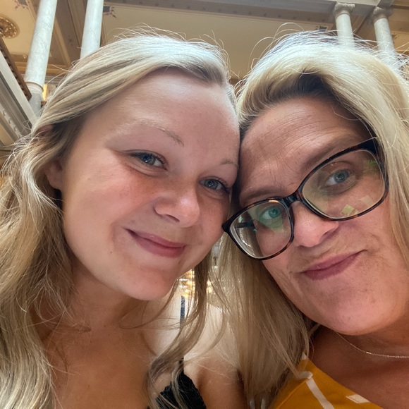 Meet your Posher, Kelli - Picture 7 of 9